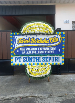 Papan Bunga Duka di Candi
