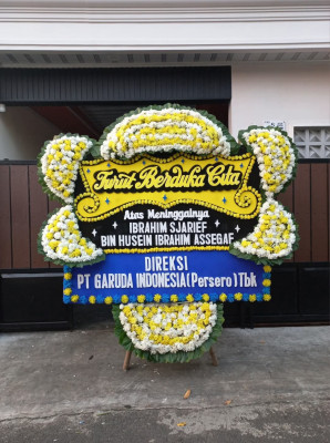 Papan Bunga Duka di Candi