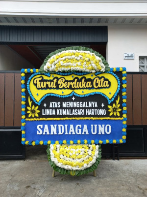 Papan Bunga Duka di Candi